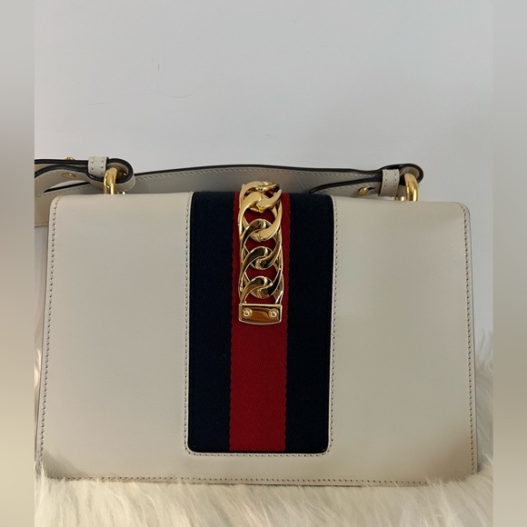 Gucci Sylvie small crossbody bag - Picture 5 of 13